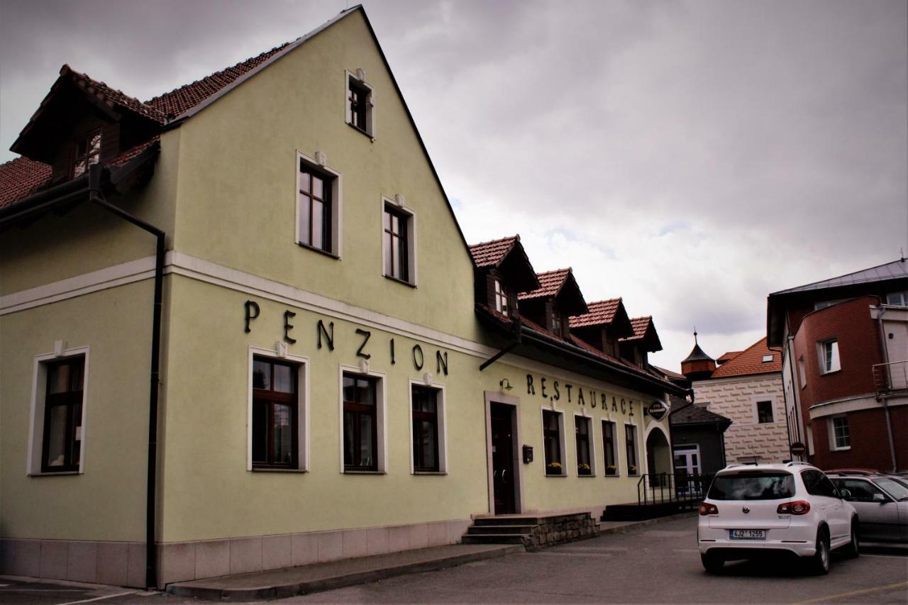 Penzion A Restaurace U Reky Ледеч-над-Сазавоу Екстер'єр фото